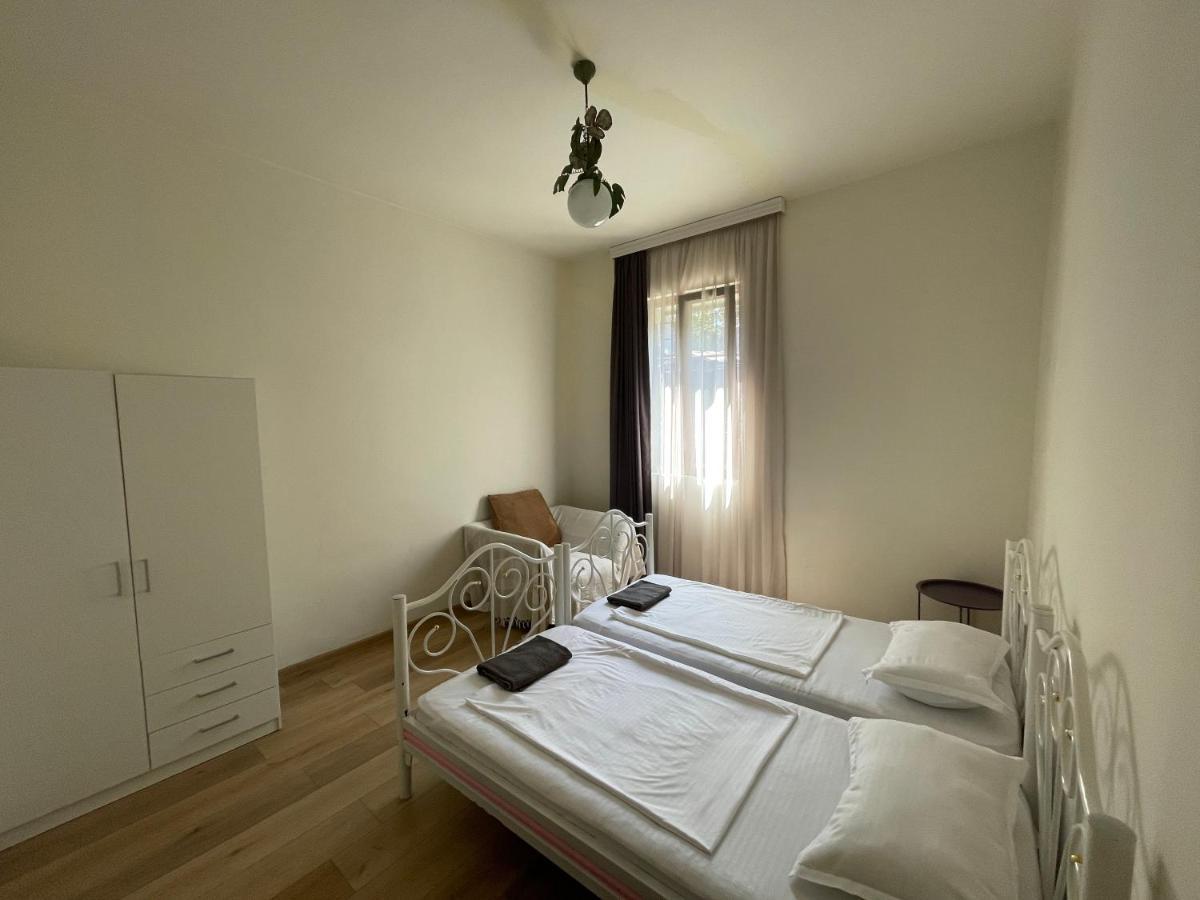 Apartment In The City Center - Old Batumi Exteriör bild